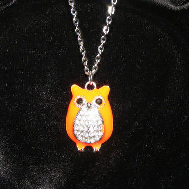 Cute Rhinestone studded Owl Pendant necklace with silver plated necklace 
