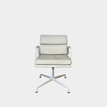 Eames Soft Pad Group side chair