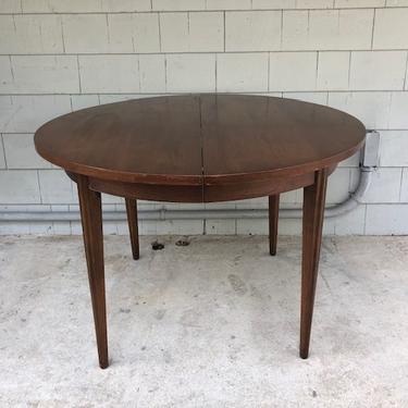 Midcentury Round to Oval Dining Table with Leaves