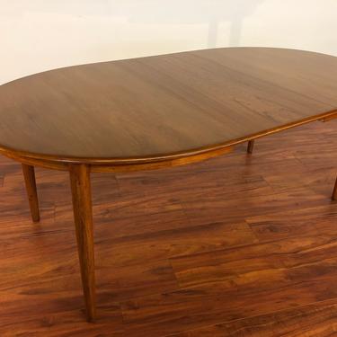 Mid-Century Teak Oval Dining Table With Two Leaves - Made in Denmark 