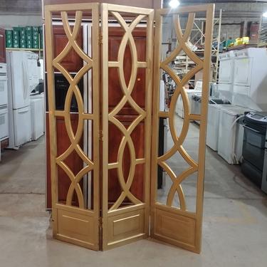 Tri-Fold Partition in Gold