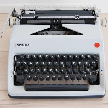 Vintage Olympia Working Typewriter De Luxe White Made in West Germany with Original Case 