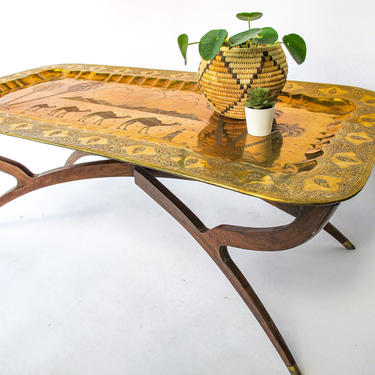 Gorgeous Large Round Vintage Engraved Brass Table Top with Mid-Century Modern Spider Table Wooden Base 