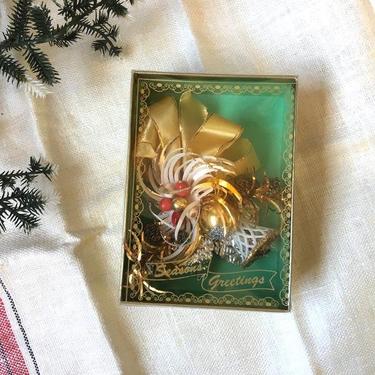 Christmas corsage in original box - vintage 1960s holiday pin 