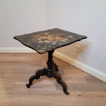 19th Century Victorian Distressed Hand Painted Polychrome Tilt-top Pedestal Table 