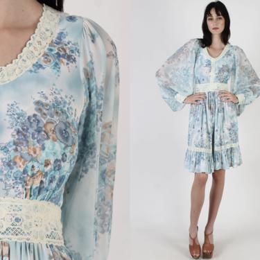 Angel Sleeve Dress / Boho Watercolor Floral Bouquet Dress / Billowy Sleeves Short Bohemian Dress / Vintage 70s Blue Festival Mini Dress 
