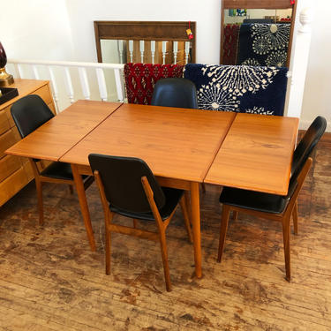 Compact &amp; Expandable Teak Dining Table 