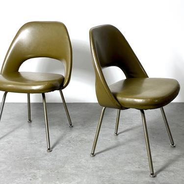 Pair Vintage Eero Saarinen Knoll Executive Side Chairs 1950s 