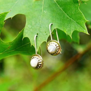 Vintage Mother Of Pearl Silver Drop Earrings, Iridescent White Stone, Petite Dangle Earrings, Silver Latch Hooks Earrings, 3/4” L 
