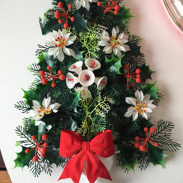 Large plastic holiday door or wall hanging tree 
