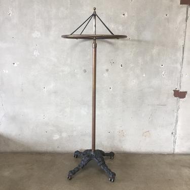 Victorian Rolling Rounder Clothing Rack
