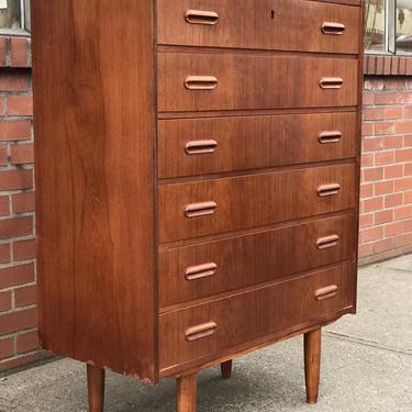 Free and Insured Shipping Within US - Vintage Danish Modern Dresser Cabinet Storage Drawers 
