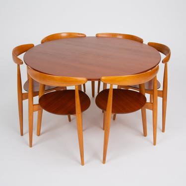 Hans Wegner &quot;Hjertestolen&quot; Six-Seat Dining Set for Fritz Hansen