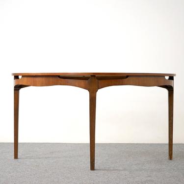 Mid Century Walnut Side Table - (319-148) 