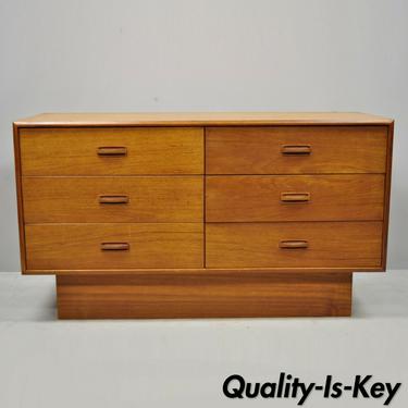 Vintage Mid Century Danish Modern Teak Veneer 6 Drawer Small Dresser Credenza