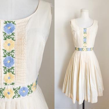 Vintage 1950s Pale Yellow Floral Embroidery Dress / XS 