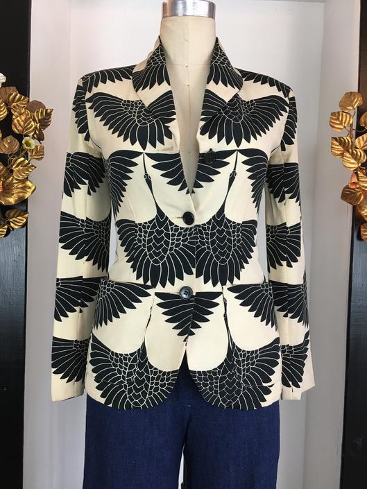 1970s designer jacket, novelty print jacket, bird print jacket, Scott Barrie, black and white silk, size small, vintage 70s suit jacket, 32 