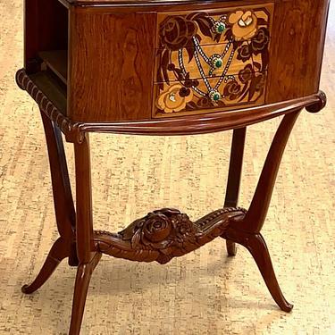 Lahalle et Levard side table/small cabinet with marquetry drawers (#1547)