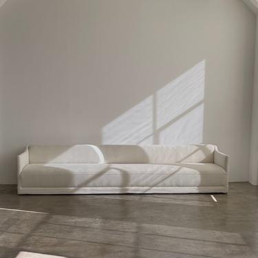 THE NOELLE LINEN SOFA BY Claude Home