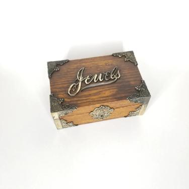 Vintage Wood Jewelry Box / Tiger Oak Jewelry Box / 1940s Ornate Metal Side Jewelry Box / Wooden Treasure Chest Box / Wooden Trinket Box 