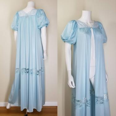 Vintage Puffy Sleeve Nightgown Medium / Silky Blue Flyaway Nylon Robe / Lace Vintage Lingerie Peignoir Loungewear / Short Sleeve Lace Panel 