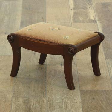 Antique Hepplewhite Mahogany & Needlepoint Footstool 