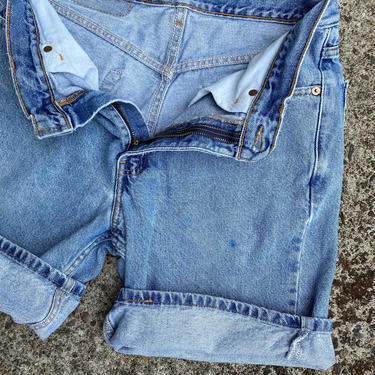 Levis denim shorts ~ distressed mom jeans~ cutoffs style~ medium blue denim~ 501 style ~ high waist size 32” / unisex Medium 