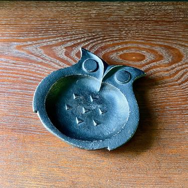 1960s Japanese Forged Iron Owl Dish Incense Burner Tray Trinket Icon Bird Form Vintage Mid-Century Modern Japan Postwar Design Nambu Tekka 