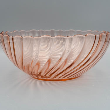 Arcoroc Rosaline Pink Swirl Serving Bowl | Vintage French Glass Dinnerware | Depression Glass Revival | Tempered Glass 
