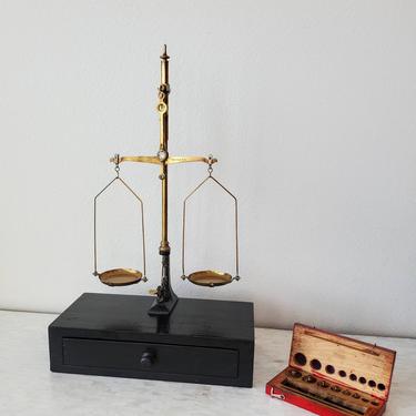 English 19th Century W&amp;T Avery Jewelry Balance Scale, Antique Apothecary with Weights 