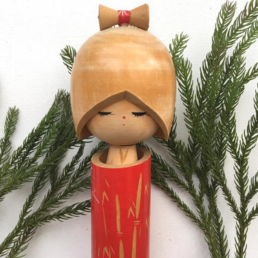 Vintage Kokeshi Doll, Usaburo Style, Japanese Wooden Girl Doll, Asian Decor, Blonde Wood And Red, Bamboo Pattern 