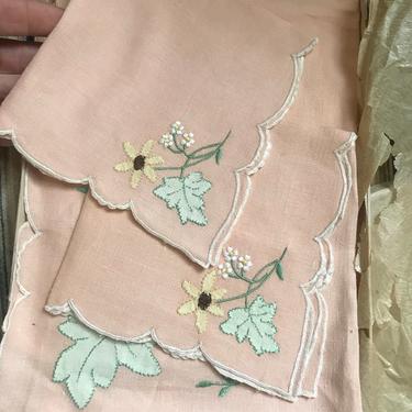 Vintage Embroidered Linen Napkin Set 