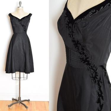 vintage 50s party dress black faille velvet applique beaded full fit n flare XS clothing 