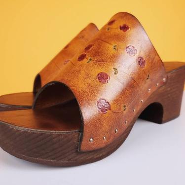 70s leather clog mules. Hand-tooled leather. (Size 7) 