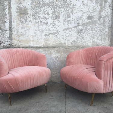 Blush pink pleated lounge chair 