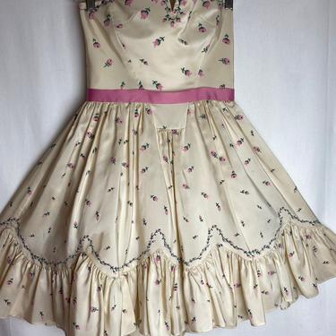 Betsey Johnson~ Sweet lace up corseted dress~ strapless fit &amp; flare Ruffles~ Pink floral~ petticoat~short cinched waist~ size 2 XSM 