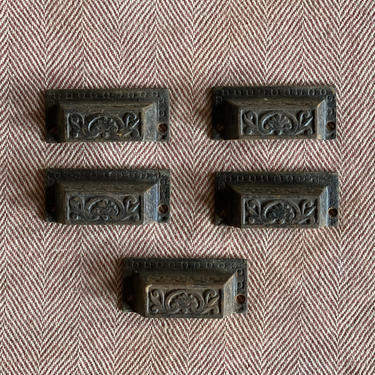 Set of 5 Cast Iron Victorian Eastlake Ornate Drawer Pulls 