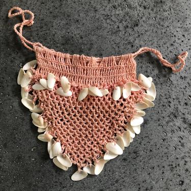 60s shell crochet pouch / vintage blush pink cotton hand made crocheted drawstring small pouch with genuine shells 