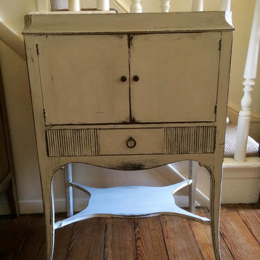 Stunning vintage compact console cabinet. 