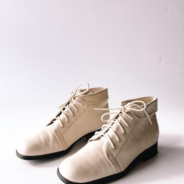 1980s Cream Leather Lace Up Ankle Boot, sz. 7