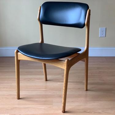 ONE Erik Buch Dining Side Chair by OD Mobler in OAK and Black Leather, side chair, desk chair, bedroom chair 