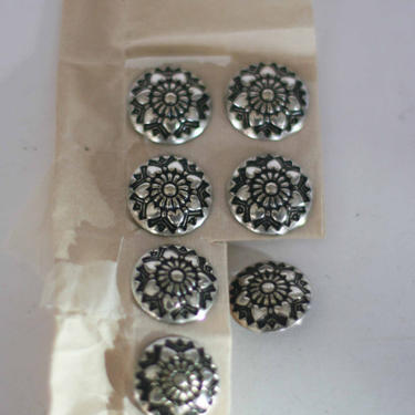 vintage V W Gesch silver floral buttons 