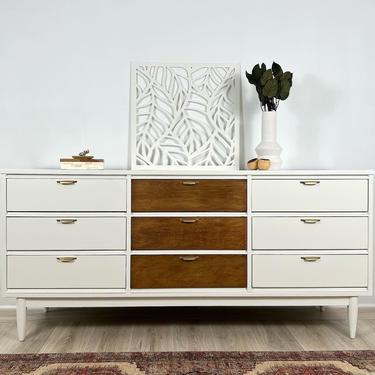Mid Century Modern 9 Drawers Dresser SOLD! NOT AVAILABLE 