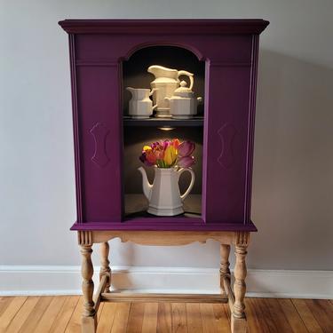 Violet Display (Radio) Cabinet 