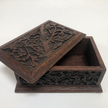 Orantely Hand Carved Rosewood Jewelry/Keepsake Box 