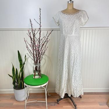 1950s tea length lace wedding gown - size medium 