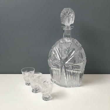 Cut crystal whiskey decanter and 3 shot glasses - vintage barware 