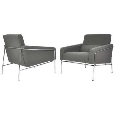 Pair of Arne Jacobsen for Fritz Hansen Series 3300 Chrome Lounge Chairs 