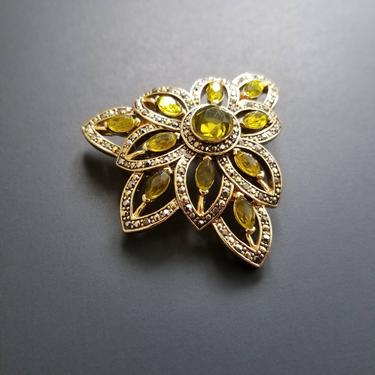 Vintage Flower Brooch Pin by Monet / Sparkling Green Citrine Rhinestones / Granny Chic Retro Gold Tone Pin / Unisex Costume Jewelry Gift 