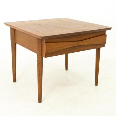 Albert Parvin for American of Martinsville Style Mid Century Walnut Side End Table 